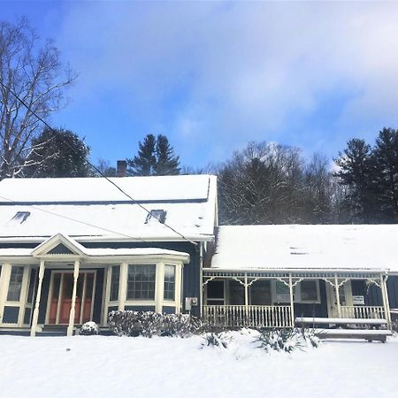 Hawk Mountain Lodge Charlemont 外观 照片