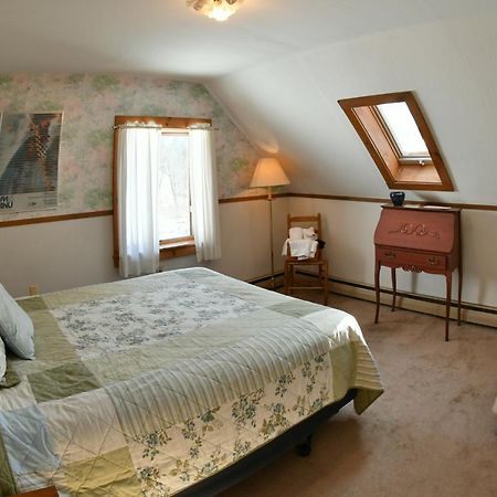 Hawk Mountain Lodge Charlemont 外观 照片