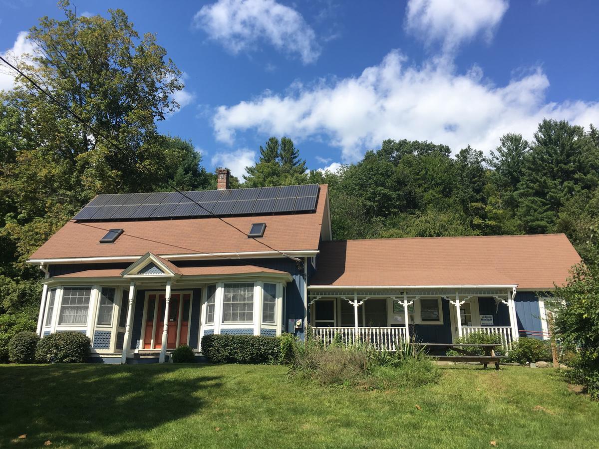 Hawk Mountain Lodge Charlemont 外观 照片