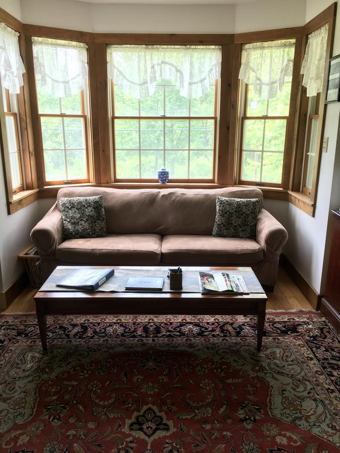 Hawk Mountain Lodge Charlemont 外观 照片