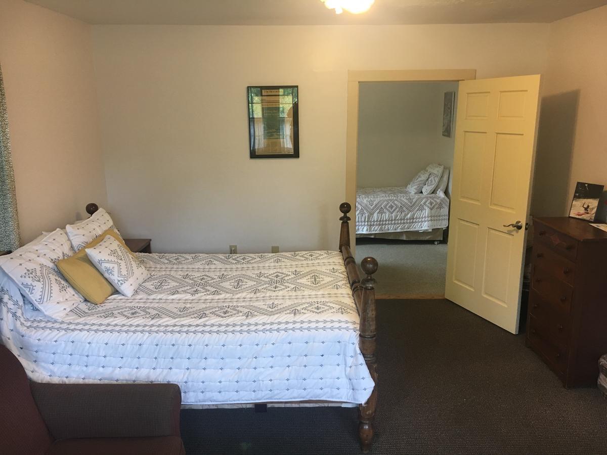 Hawk Mountain Lodge Charlemont 外观 照片