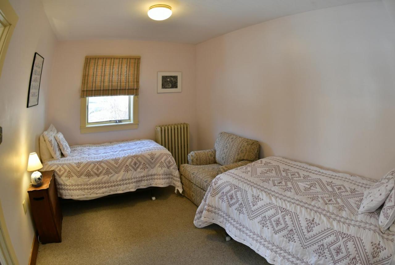 Hawk Mountain Lodge Charlemont 外观 照片