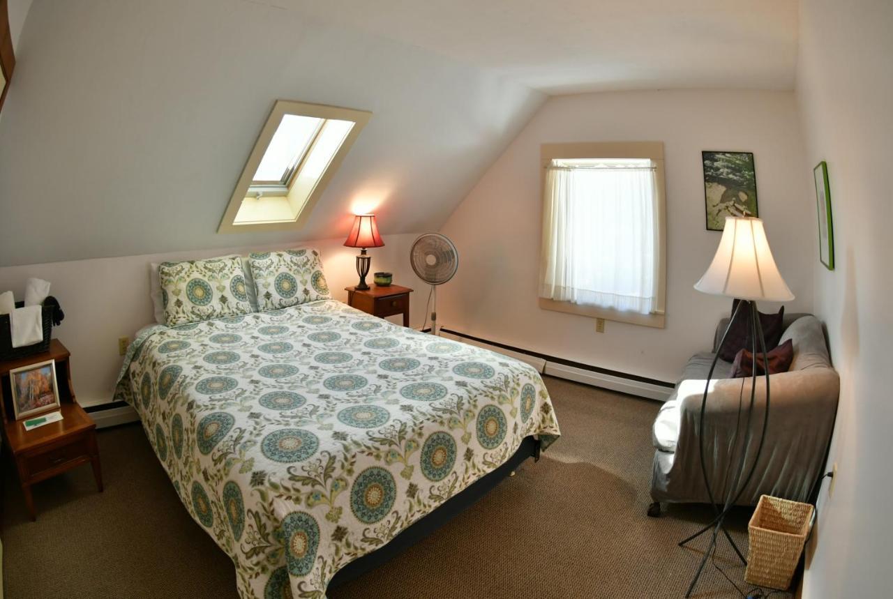 Hawk Mountain Lodge Charlemont 外观 照片